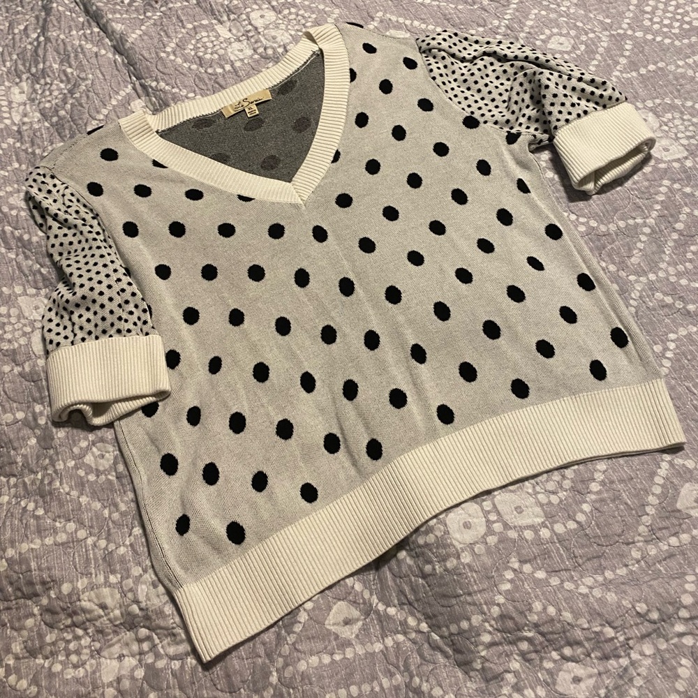 White and Black V-Neck Polka Dot Crop Sweater
